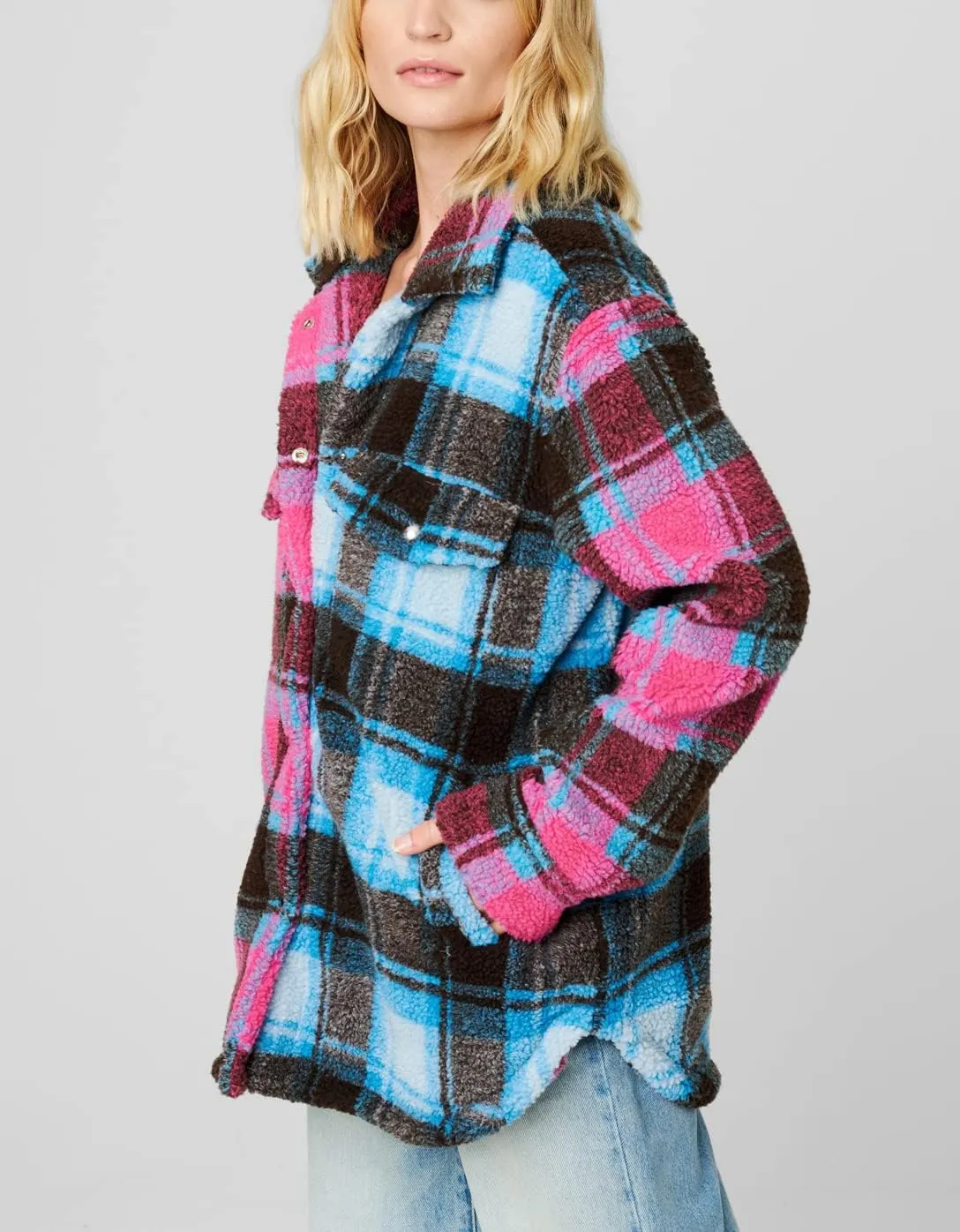 [BLANKNYC] Womens Plaid Faux Sherpa Shirt Jacket With Pockets
