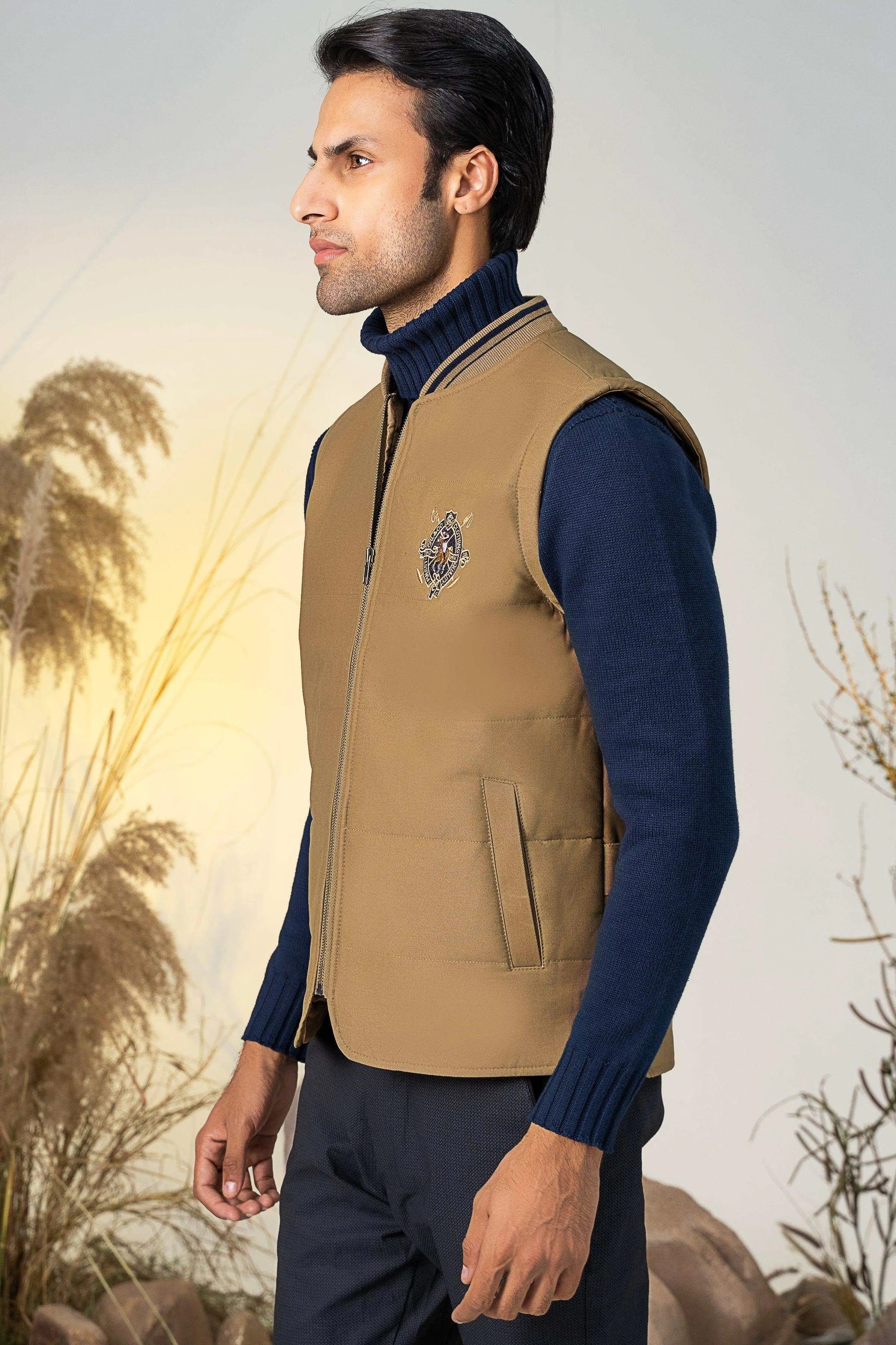 SLEEVELESS QUILTED JACKET DARK KHAKI