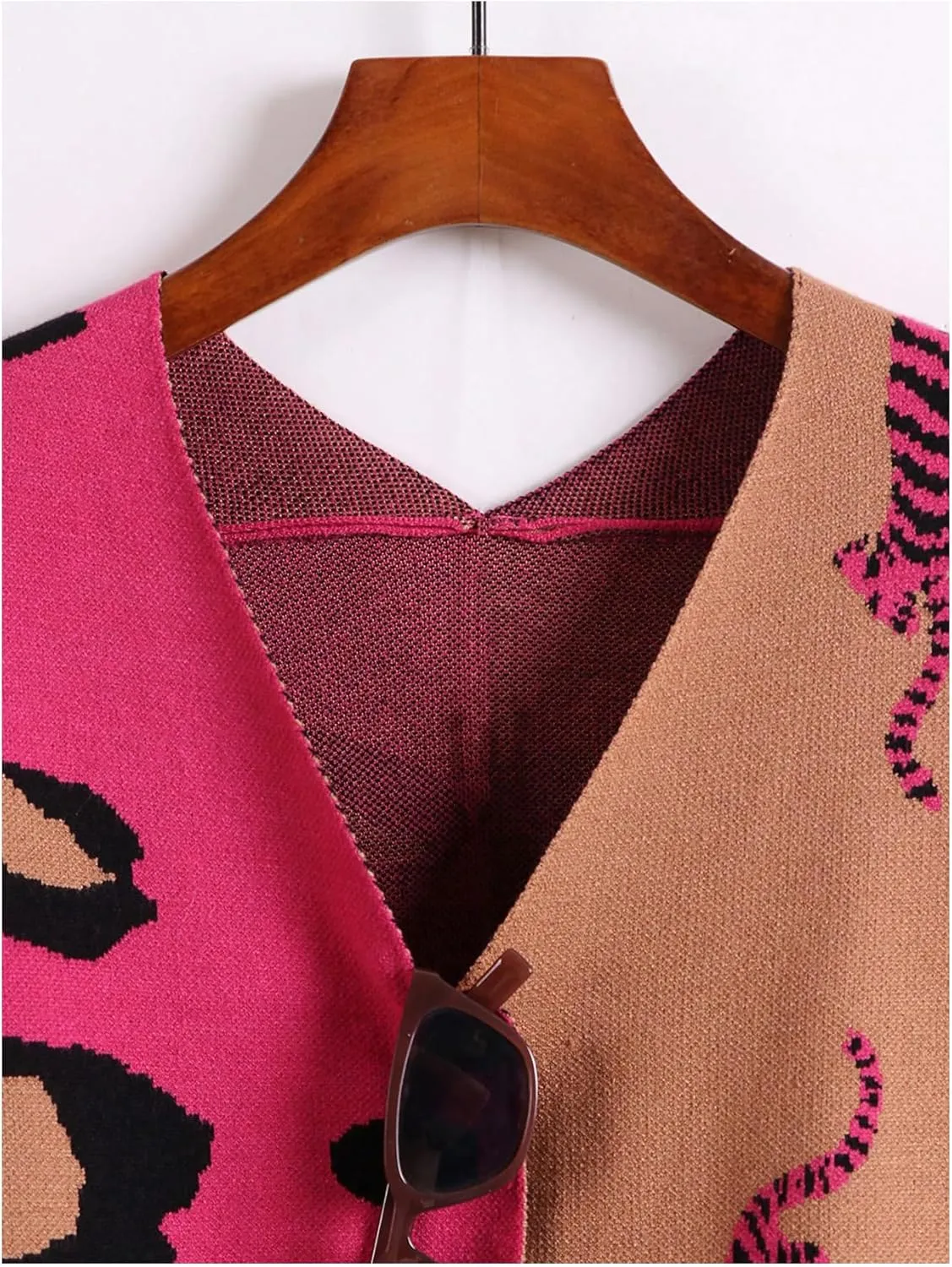 WDIRARA Women's Leopard Tiger Print Cardigan V Neck Long Sleeve Color Block Button Down Sweater Outwear