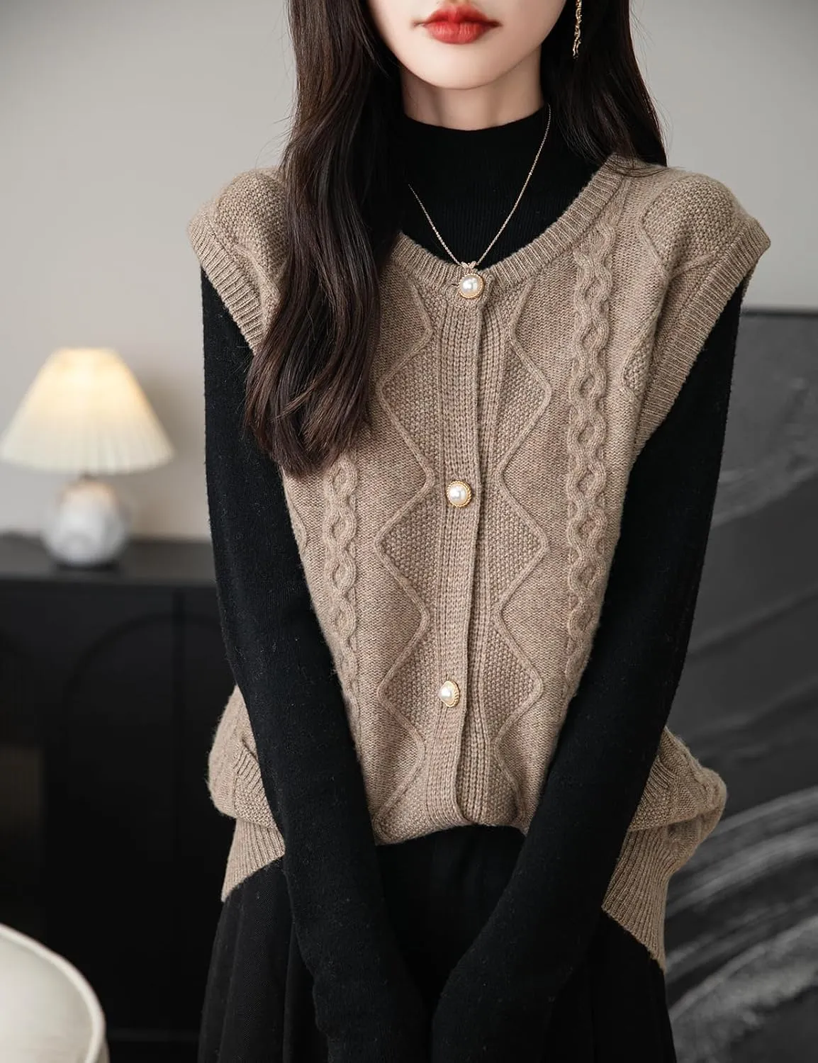 Women's 100% Merino Wool Sweater Vest 2025 Fall Winter Crew Neck Button Down Sleeveless Cable Knit Sweater Vest
