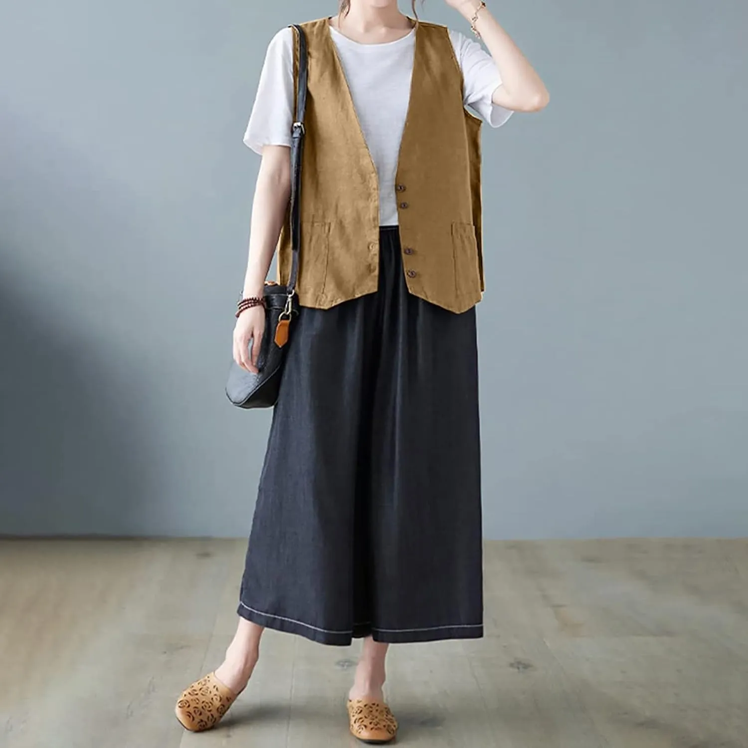 Womens Vest 2023 Summer Cotton Linen Vest Top Vintage Casual Sleeveless Button Down Jacket Loose Vests Outerwear