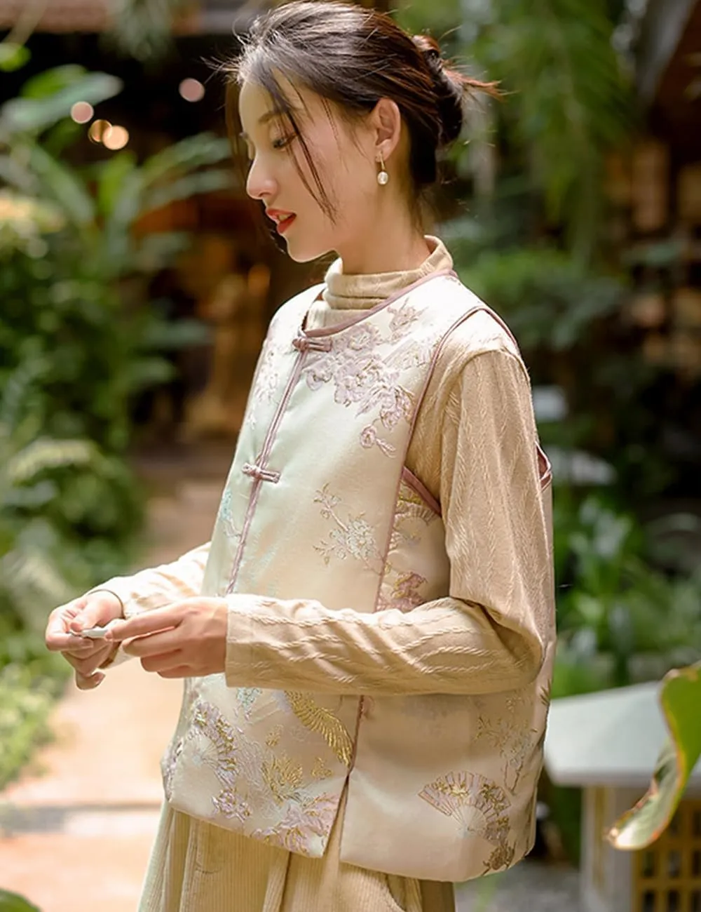 Ystylee Women's Fall Winter Vests Warm Soft Quilted Chinese Traditional Embroidered Tang Suit Sleeveless Outwear