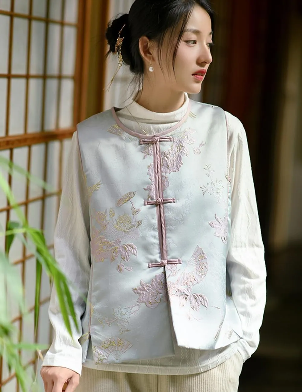 Ystylee Women's Fall Winter Vests Warm Soft Quilted Chinese Traditional Embroidered Tang Suit Sleeveless Outwear