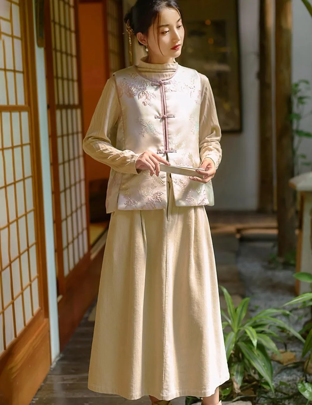 Ystylee Women's Fall Winter Vests Warm Soft Quilted Chinese Traditional Embroidered Tang Suit Sleeveless Outwear