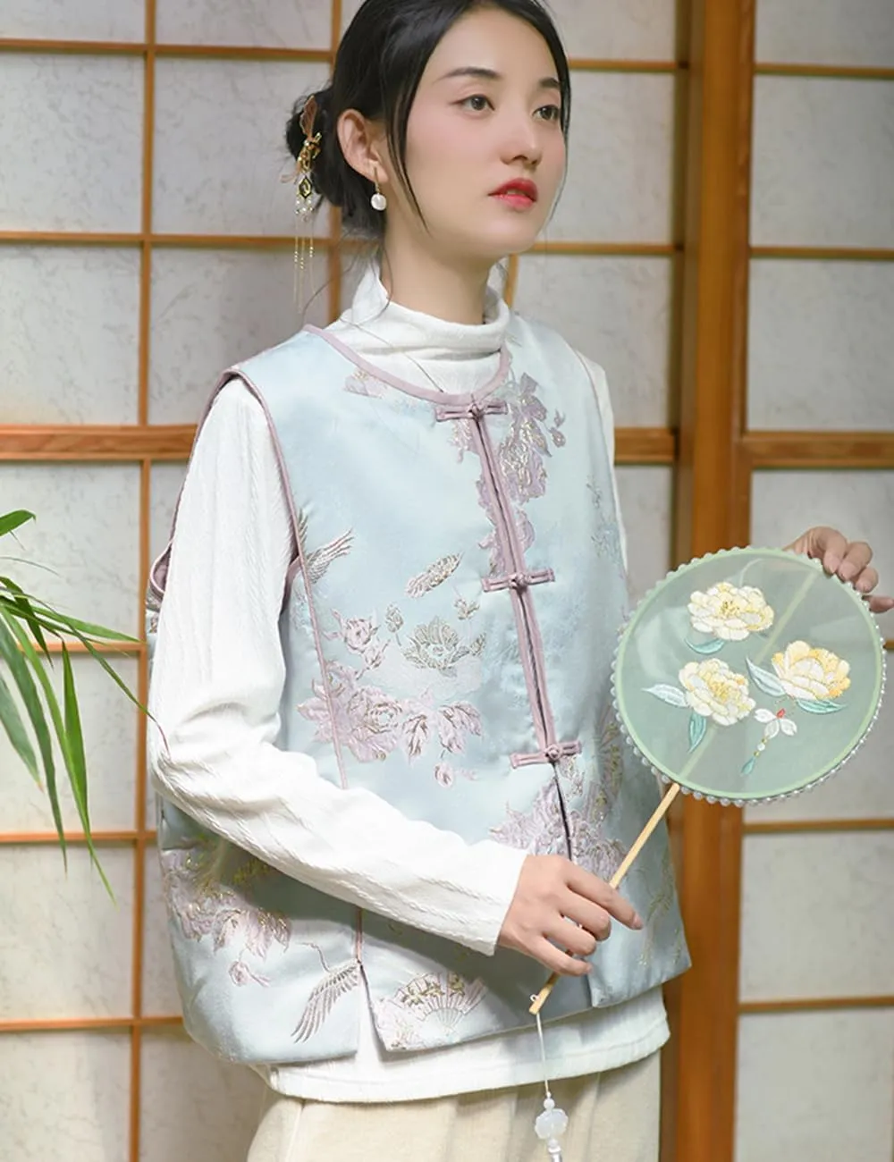Ystylee Women's Fall Winter Vests Warm Soft Quilted Chinese Traditional Embroidered Tang Suit Sleeveless Outwear
